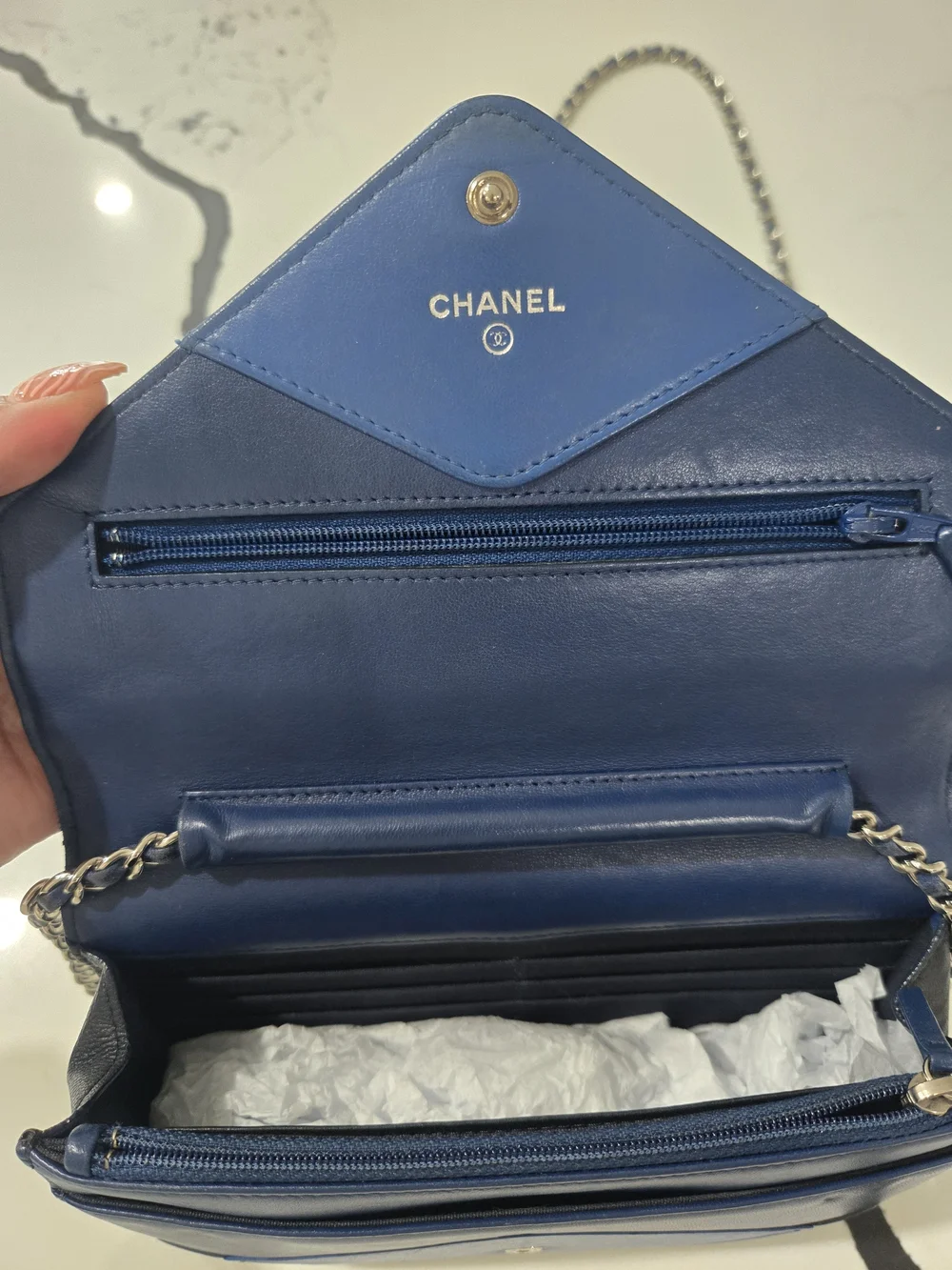 Rare Authentic Chanel Colorblock Leather Chain Shoulder Bag in Navy & Blue - Picture 6 of 10